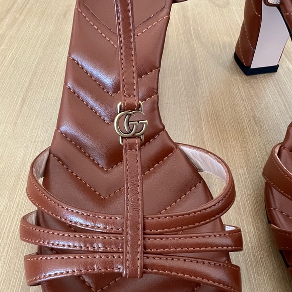 *SOLD* Gucci Brown Papaya Marmot GG T Strap Sandal Size 38 BNIB - Picture 3 of 6